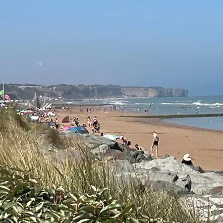 Bord De Mer Avec Jardin Et Local Velos